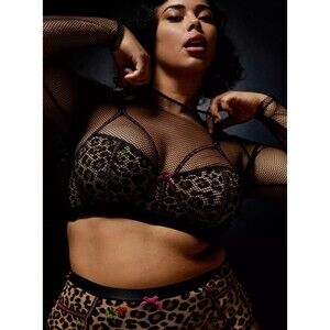 Torrid Betsey Johnson Fishnet Long Sleeve Under-It-All Crop Top Size 4 4x NWOT